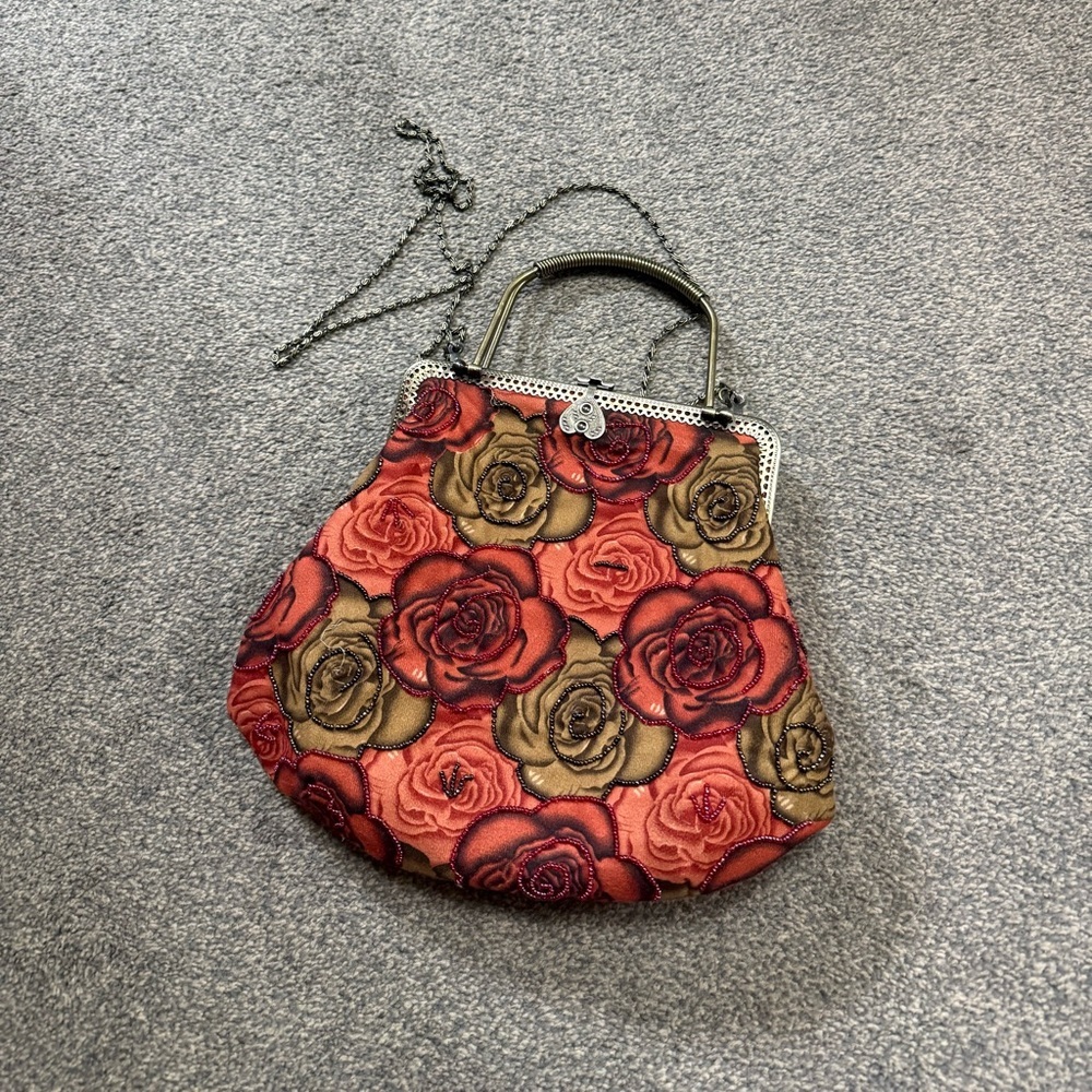 Unique Vintage Chic Floral Embroidered Handbag with Metal Frame - Picture 2 of 8
